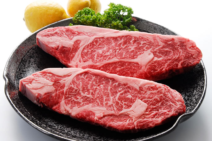 牛肉が持つ本来の赤身肉の旨味と、WAGYUの上質な脂